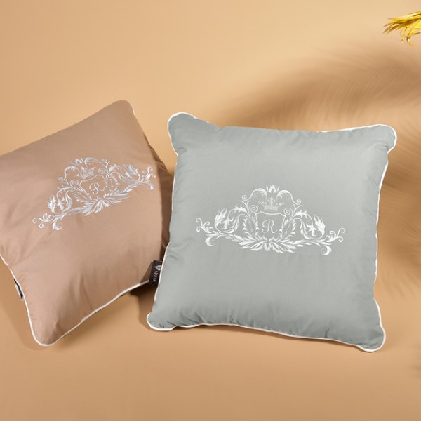 Фото - Подушка декоративная IDEIA ROYAL с вышивкой 45х45 см (8-11131*004)